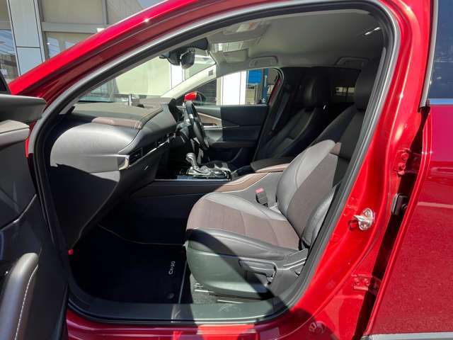 内装の綺麗なお車は気持ちが良いですし、コンディションのいい車が多いです。前のユーザーが丁寧に使っていた証拠です。