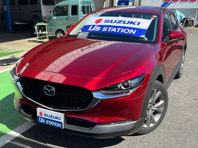 外装は専門のスタッフが仕上げを行っておりますので、きれいな状態でご納車できます。