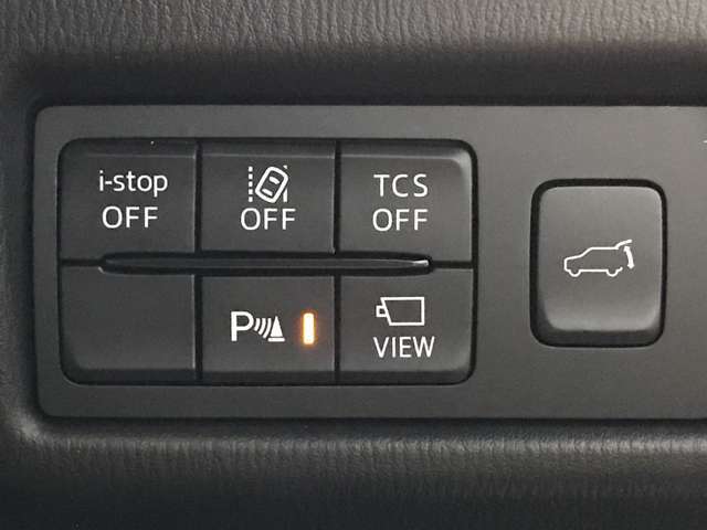 運転席回りのスイッチで安全装備のON/OFFも簡単に！
