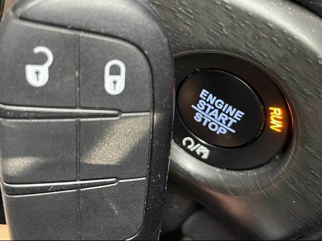 車内へのアクセス楽々、今や必須アイテムの「スマートキー」には、キー複製防止「イモビライザー」まで備わっております。