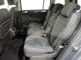 フォルクスワーゲンのシートは硬いと感じられる方もいらっしゃいます。ですが長時間乗車していますとその違いがわかります。ホールド感も良く本当に疲れにくいです。是非体感してください