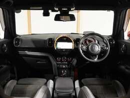 ■高年式、低走行、装備や価格に魅力があるなど、専門店の目線で厳選した高品質なミニのみ厳選し、約250台以上の新旧ミニの中からお気に入りの1台をお選びいただけます■マッチした1台がきっと見つかりますよ♪