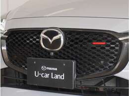 【フロントレーダーセンサー】フロントレーダーセンサーから送信される電波が前方車や障害物に反射し、もどってきた電波を検知することで制御しています。