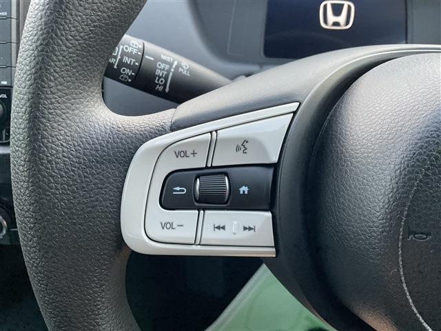 ステアリングリモコンがついている為、ナビ操作が楽チン！