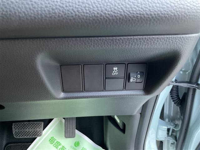 横滑り防止装置付き！危険を感知して、エンジンとブレーキを制御してくれます。