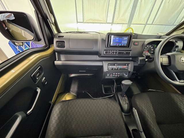 お好きなオプションや保証をお付けすることも可能です。内容は車屋さんによって様々です。自分の理想の車にしたらいくらになるだろう。お見積をみてからゆっくり比較してください！
