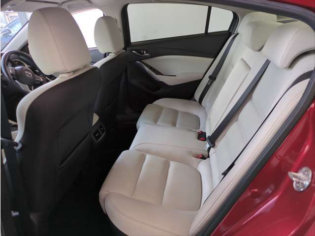 【新車も取り扱っております！】弊社は中古車だけではなく各メーカーの新車も取り扱っております。新車か中古車か悩まれるお客様も非常に多い中、弊社がお客様にとってより良いカーライフをご提案させて頂きます。