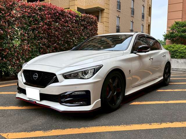 NISMOフロアマット交換、NISMOスポーツセッティングECMキット交換（NISMORV37）、NISMOアルミホイールLMGT4（前後マッドガンブラック）交換、NISMOセキュリティホイールナット交換、タイヤセンサーユニット交換