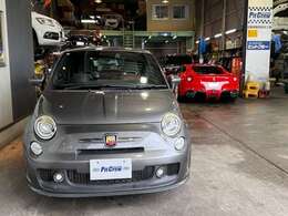 ヘッドライトはHIDですフォグランプも装備