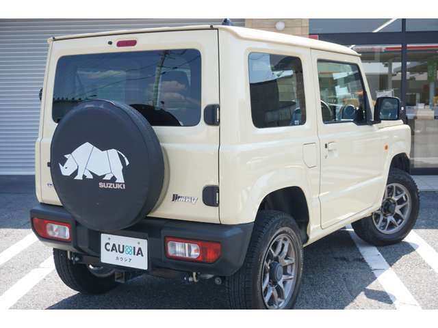★弊社の在庫車はクリーニング業者任せにするのではなく、入庫後スタッフが一台一台徹底して内装のクリーニングを行います。また、エンジンルームやホイール、外装などもお客様にご満足頂ける様仕上げております。