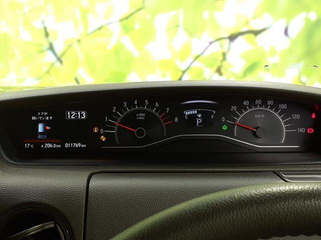 WECARSの展示場では実際に見て、触ってお車をお選びいただけます！知識の豊富な営業スタッフが様々なカーライフをご提案いたします！