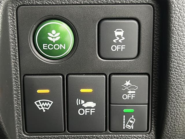 【Honda SENSING】ホンダの安全装備を搭載しています！機能には限界があるためご注意ください。◆搭載機能例：衝突軽減ブレーキ/歩行者事故低減ステアリング/路外逸脱抑制/標識認識/ACC