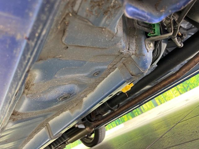 お車を安心してお乗りいただく為には、足回りの定期点検が欠かせません。サービスサポート（有償保証）では無料点検もご提供しており、安心のカーライフをお過ごしいただけるサポート体制が整っています。