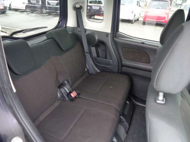 走行距離、修復歴に関しても厳しくチェックし、在庫の1台1台に車輌状態表を作成しお客様の疑問や不安にお答え致します。