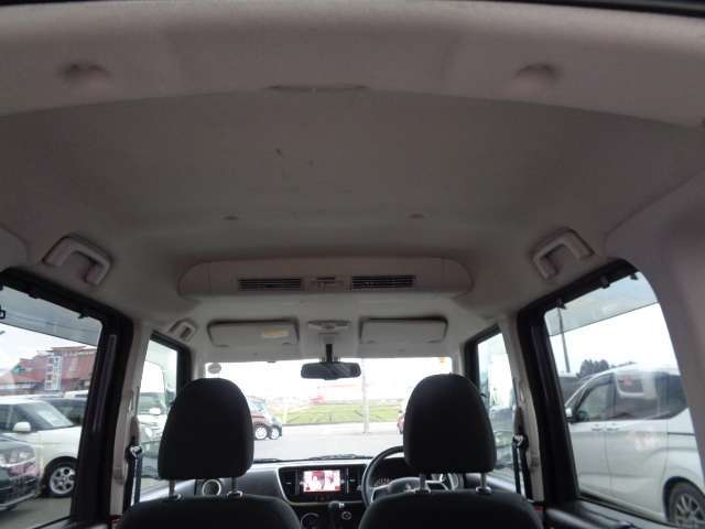 私達のお店の在庫は全国オークションより仕入れています。常に相場を観察し、長年の経験からその時何が買得かを見極め、中古車の「旬」をご紹介致します。また、車輌の状態に関しても厳しくチェック致します