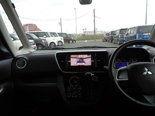 私達はお客様が購入後、万が一事故にあい修理や新たな車が必要となった場合、最大限お力になれるよう行動します。レッカーや修理、車探しは当然の事、代車やレンタカーの用意等お客様の立場に立ちお手伝い致します