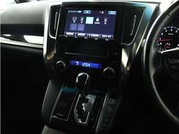 【純正9インチナビゲーションシステム装備】CDやDVD再生、Bluetooth接続など多彩な機能を取り揃えております！