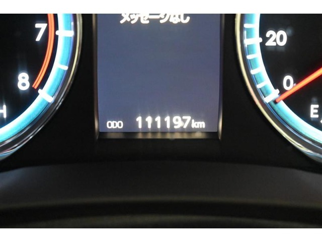 走行距離：111，197km（撮影時）　ご来店時や納車時には展示の移動や整備などで、若干 距離が進んでいる場合がございます。