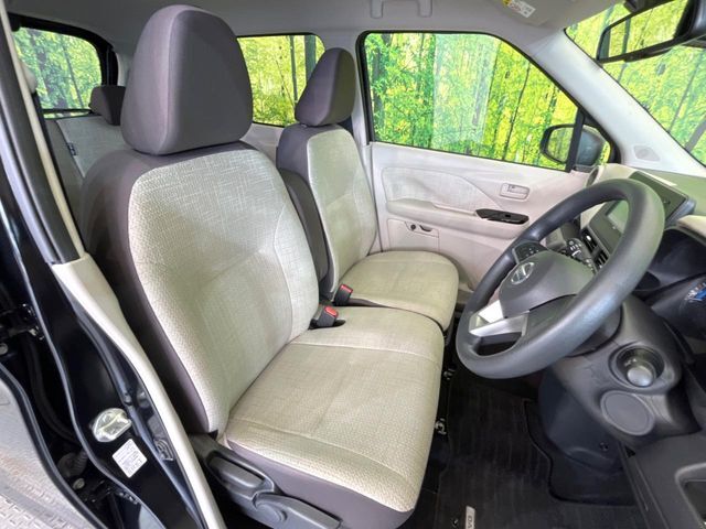 運転席シート廻りは使用感も少なく、良好な状態となっています。丁寧に使われていたことがよくわかりますね。