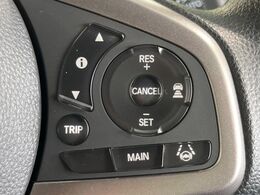 【アダプティブクルーズコントロール】高速道路での長距離走行が楽に！！自動で速度を保つクルーズコントロールが、衝突軽減システムと連携し、前方の車両を感知して車間を保つように速度調節してくれます！！