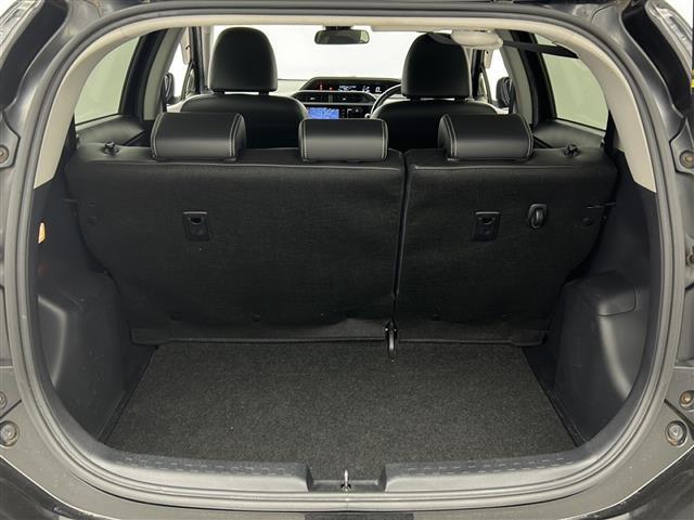 【トランク】積み込みやすくて、たっぷり積める荷室です。シートアレンジできるものは、乗車人数と荷物の量や大きさによってシートを動かすことができるので、より快適なドライブが可能です！
