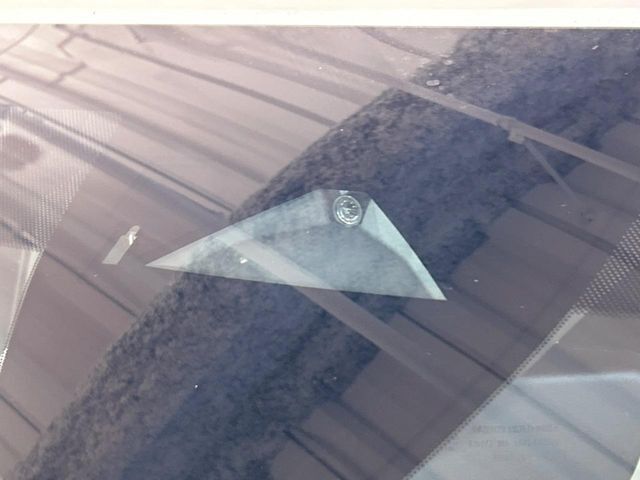 【スマートブレーキサポート】走行中に前方の車両等を認識し、衝突しそうな時は警報とブレーキで衝突回避と被害軽減をアシスト。より安全にドライブをお楽しみいただけます。