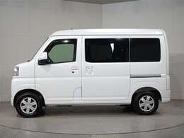 色はシャイニングホワイトパール（W25）です。