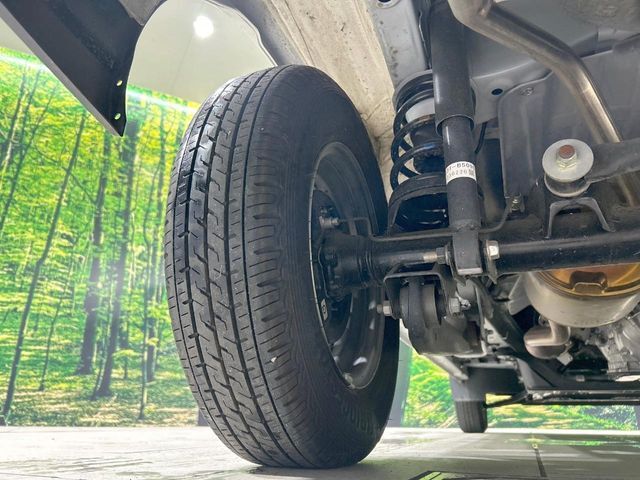 お車を安心してお乗りいただく為には、足回りの定期点検が欠かせません。サービスサポート（有償保証）では無料点検もご提供しており、安心のカーライフをお過ごしいただけるサポート体制が整っています。