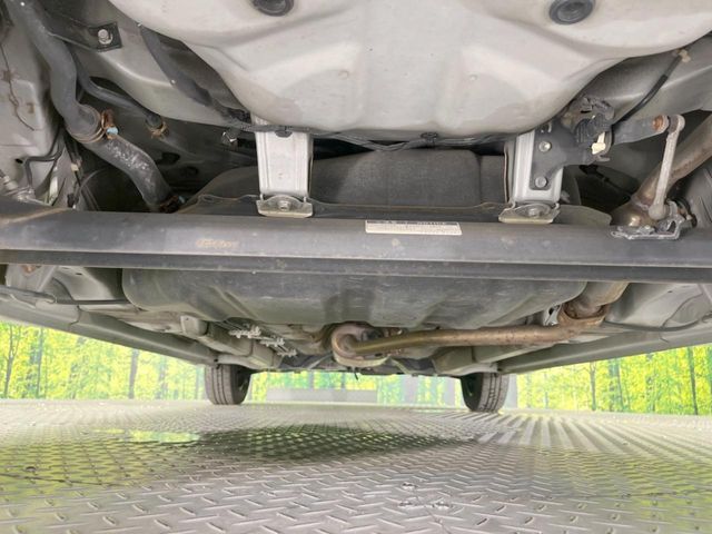 親切・丁寧な専門メカニックスタッフが応対！・車検・点検整備・事故等の修理などアフターサービスも安心。お車のカスタマイズもネクステージのサービススタッフまでご相談ください！