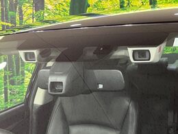 【アイサイトVer3】前方の車両等を検知し、衝突しそうな時は警報で注意を促し、ブレーキを踏む力をサポート。ブレーキを踏めなかった場合は衝突被害軽減ブレーキが作動、衝突回避をサポートします。