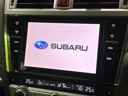 【純正ビルトインナビ】インテリアに溶け込むスタイリッシュな「専用設計ナビ」を装備♪視認性や操作性など基本性能にも優れ、より上質なカーライフをお楽しみいただけます。