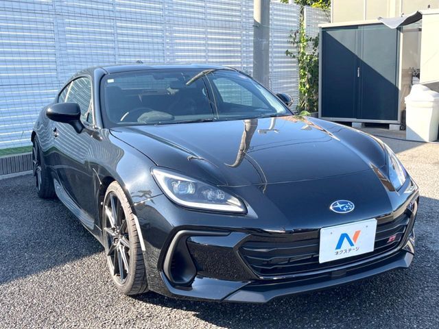 大好評のボディコーティング「弾スプラッシュコート」もご納車までに施工可能。通常のガラスコートと異なる、耐久年数6年の無機質ガラスコーティングが、ボディをキレイな状態に保ってくれます。
