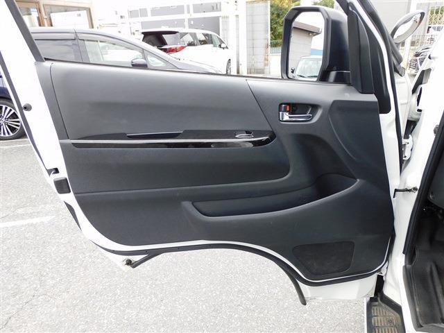 11インチフルセグナビ・全周囲カメラ・BTオーディオ・両側自動ドア・LEDライト・フォグLED/デジタルミラー・モデリスタエアロ・16AW・トヨタセーフティセンス・ETC・ハーフレザーシート