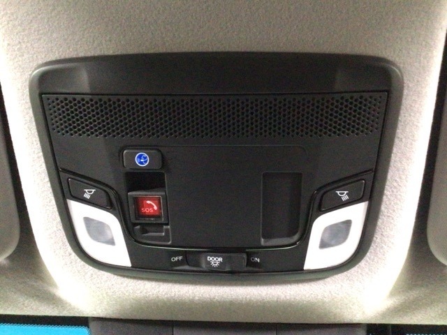 【Honda　CONNECT】安心快適なカーライフを実現します。万一の時も緊急通報ボタンやトラブルサポートボタンで24時間365日お客様をサポート。大事なお車の盗難やいたずらなどにも対処します。