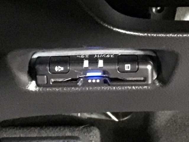 【ETC車載器】もはや必須アイテムのETCを搭載！高速道路のご利用時にとても便利！わずらわしい料金所での現金支払いが不要となりスムーズに通過できます♪