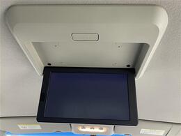 【後部座席操作部】後部座席を快適に過ごしていただくための便利な装備が付いています！