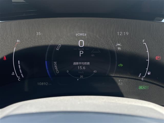 【スピードメーター】『スピードメーター』の画像になります。メーターがシンプルで見やすく運転しやすいですね！