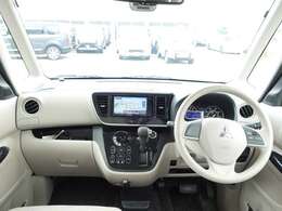 シンプルで使いやすいインパネ周辺！