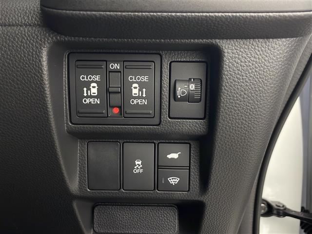【運転席操作部】快適なドライブを楽しむための機能が装備されています！運転席から触れるので、使いやすいです！除菌プランいれていただくと、さらに清潔で安心していただけます！
