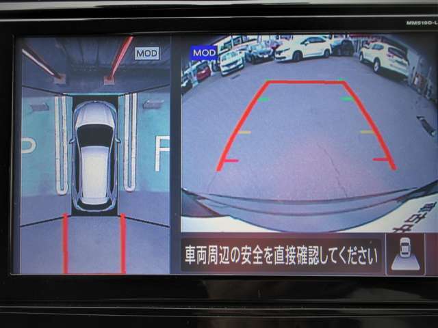 ディ-ラ-オプションのメモリーナビにはアラウンドビュ-モニタ-が組み合わされています。　地デジTVの視聴とブルーレイディスクの再生が可能です。