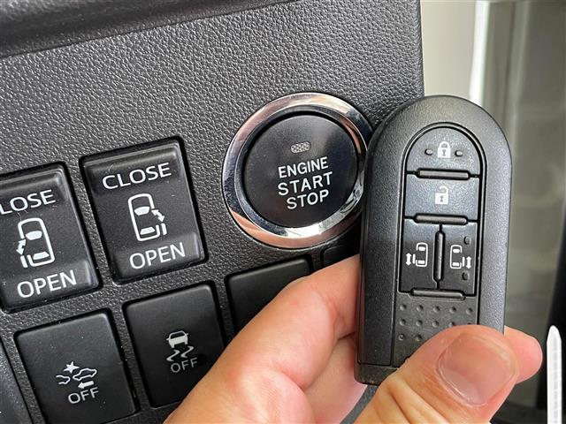 【スマートキー・プッシュスタート】鍵を挿さずにポケットに入れたまま鍵の開閉、エンジンの始動まで行えます！