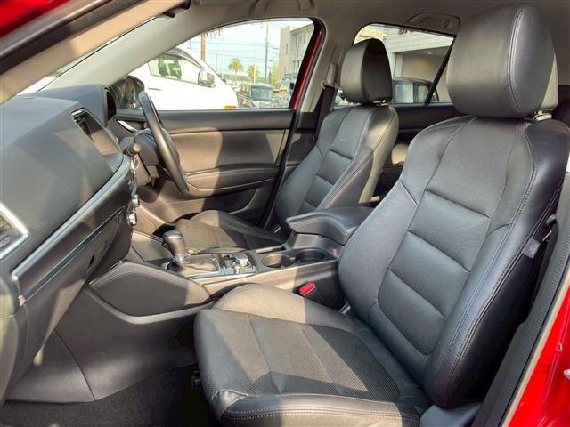 助手席　気になるシミ、汚れもなく良好なコンディションです。