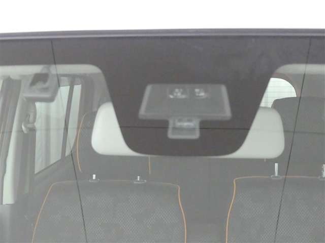 サポカーは、高齢運転者を含めたすべてのドライバーによる交通事故の発生防止・被害軽減対策の一環として、国が推奨する新しい自動車安全コンセプトです。詳しくは販売店スタッフまでおたずねください。