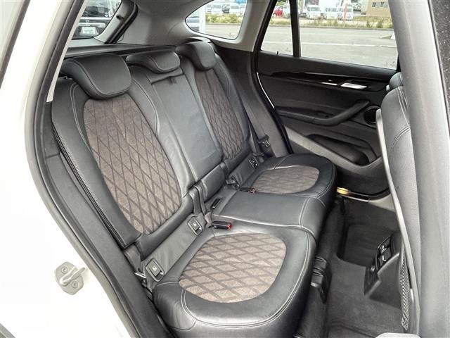 【CARMATEドライブレコーダー】走行中の車内外を360°撮影することができるので、通常のドラレコでは撮りきれない横方向からの突然の飛び出しや、後方からの無理な追い抜きなども逃さず記録します。