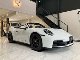 新型911カブリオレカレラが入庫いたしました。