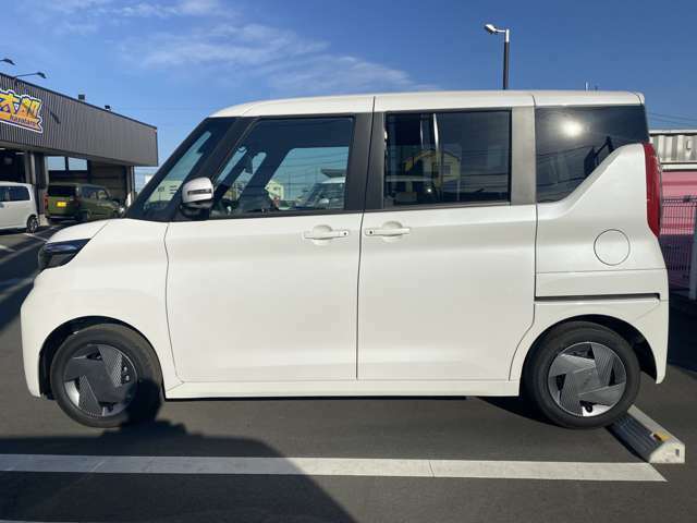 車両をご掲載にあたって車両写真でお車の状態が全て伝わるように意識しております！内外装の傷や汚れは全て確認して撮影しております。内装の匂いなど写真でわからないことは直接お電話などでお伝えくださいませ！