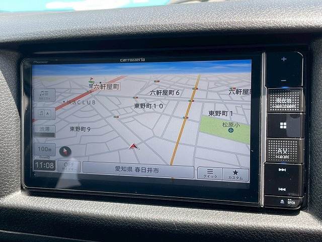 メモリナビ搭載。最新型のナビへの交換もご相談頂けます。