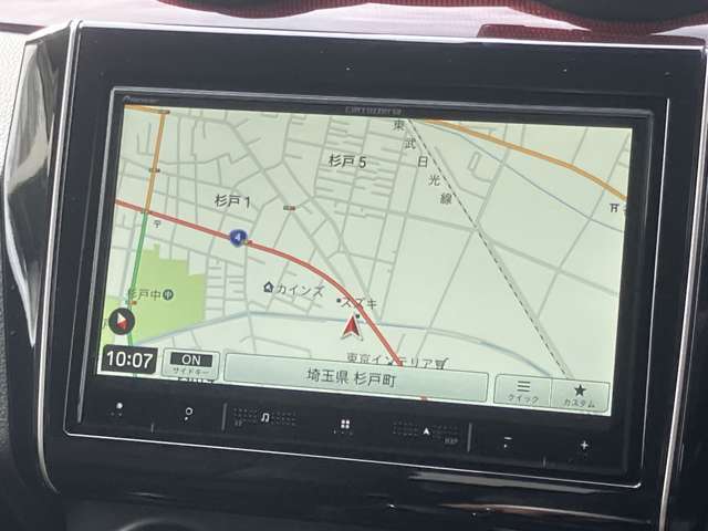 便利なナビ付！旅行やレジャーにと様々なシーンで大活躍！ドライブが楽しくなりますね！