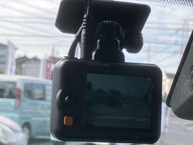 ドライブレコーダーもついています！もし事故を起こしてしまったら。そんな時に心強い味方になるのが、運転の記録を映像と音で記録するドライブレコーダーです。