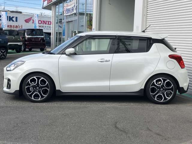 ご覧頂きまして誠に有難うございます！！是非ご来店して頂き、実際にご覧になって頂ければと思います。お客様からのご連絡をスタッフ一同、心よりお待ちしております